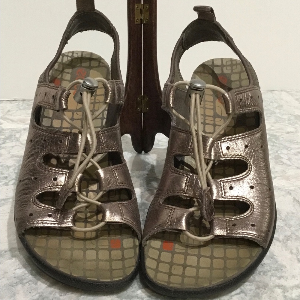 Ecco Women's EU 38 / US 7.5 Rose Gold Metallic Jab Toggle Slingback Sandals